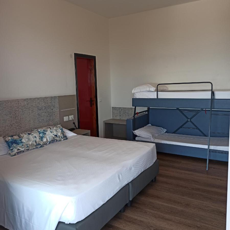 Real Park Hotel Cavi di Lavagna Luaran gambar