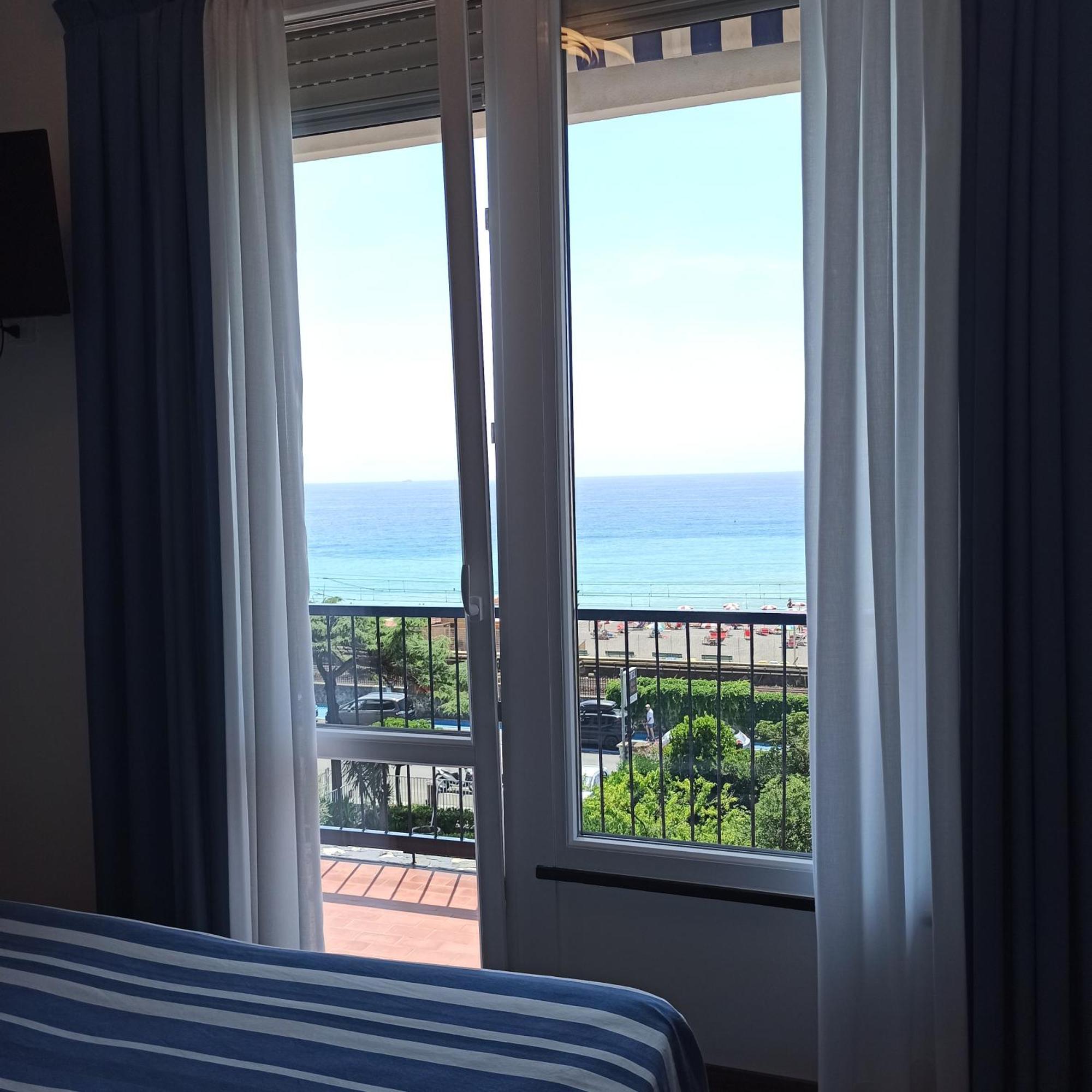 Real Park Hotel Cavi di Lavagna Luaran gambar