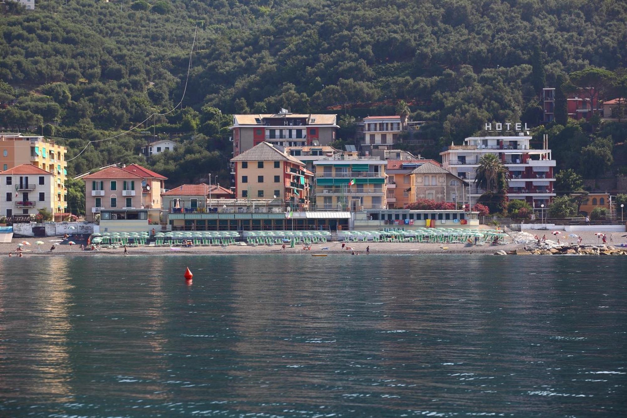 Real Park Hotel Cavi di Lavagna Luaran gambar