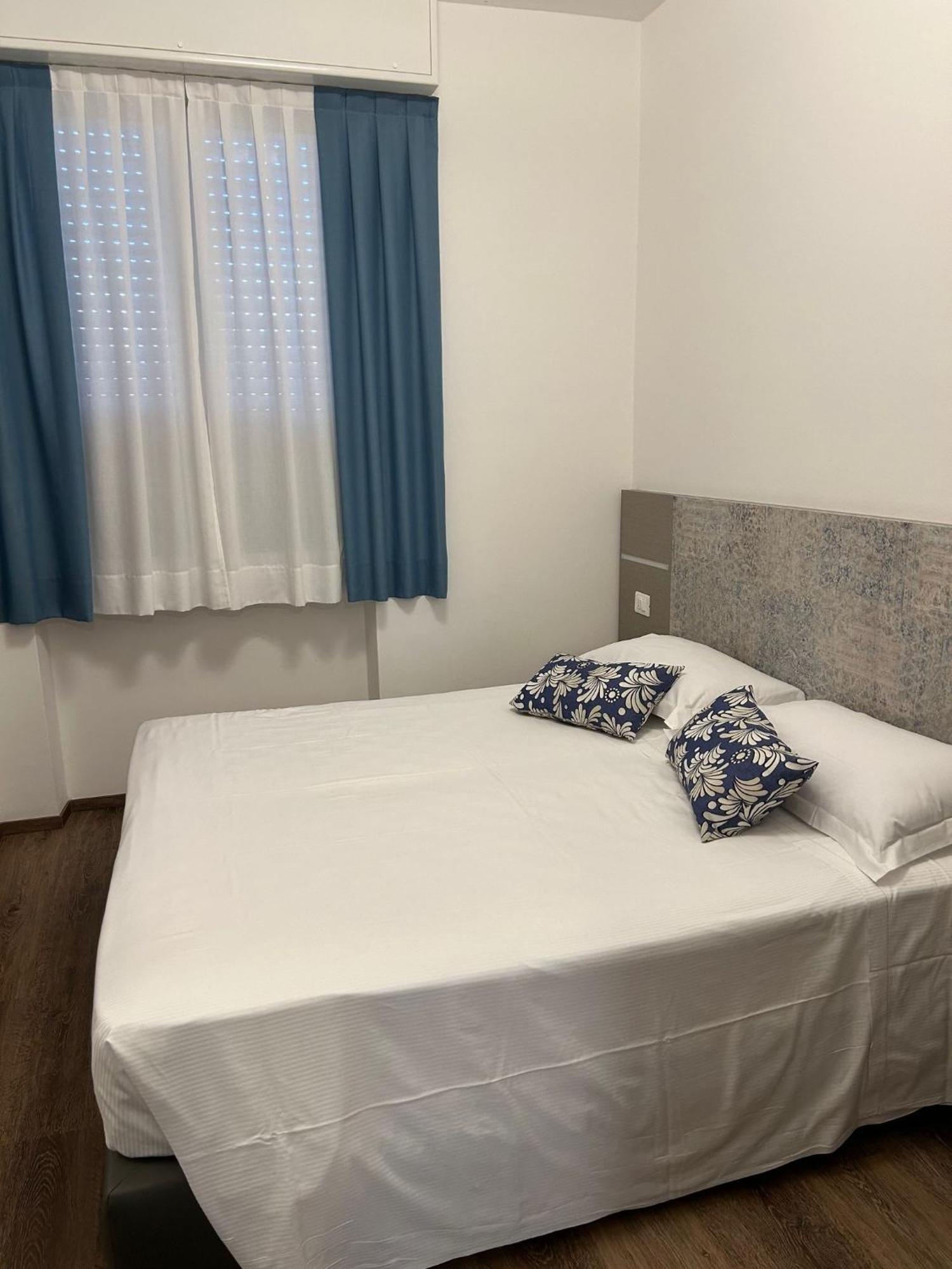 Real Park Hotel Cavi di Lavagna Bilik gambar